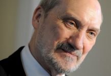 New Poland defense minister in hot water over Jewish conspiracy theory