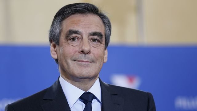 Francios Fillon with his winner's smile - France trending toward it roots