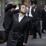 haredi-spitting
